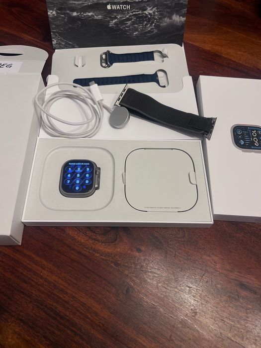 Apple Watch Ultra 2 Titanium blue ocean