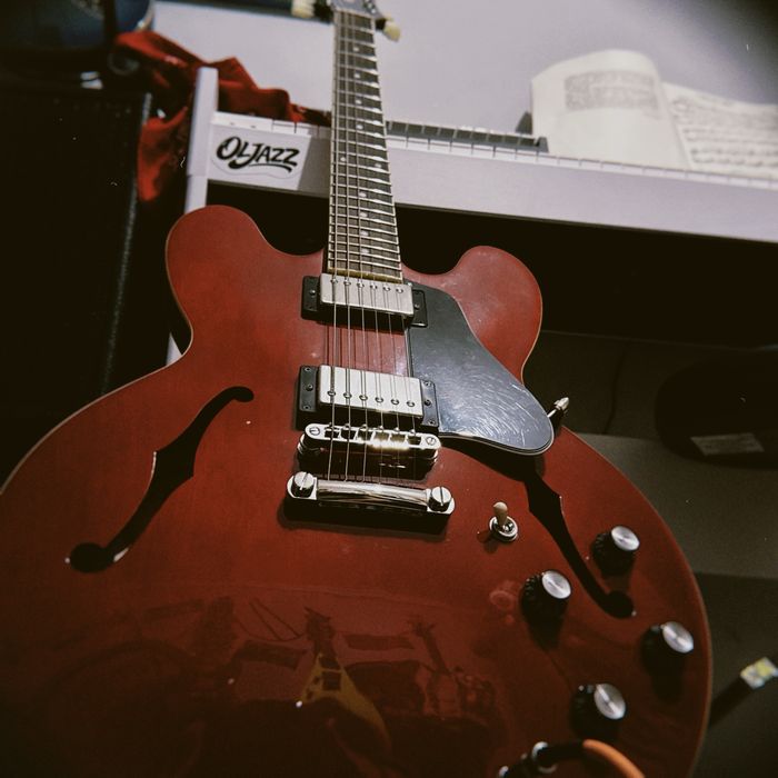 Электрогитара Epiphone ES-335
