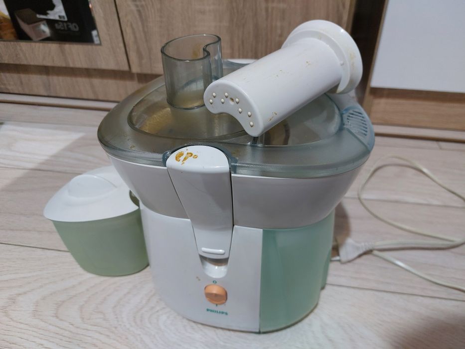 Storcător Philips pentru fructe și legume