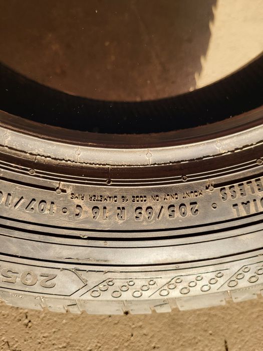 2 anvelope 205 65 R 16C Continental Vara