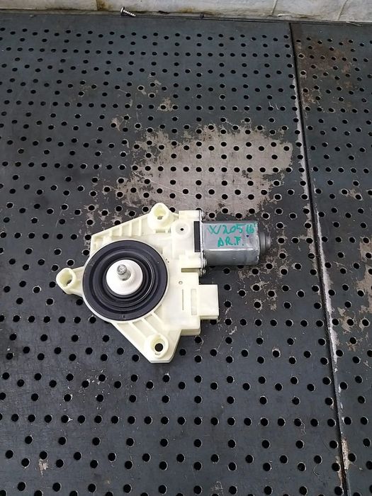 Motoras macara dreapta fata mercedes c class w205 a2059060113