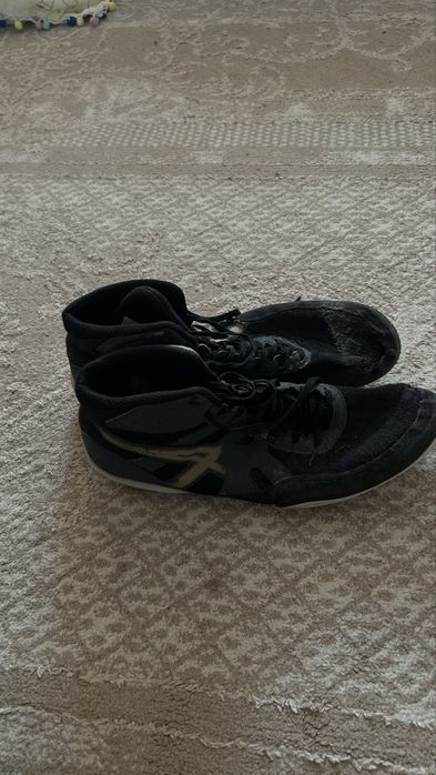 Продам борцовки asics matflex