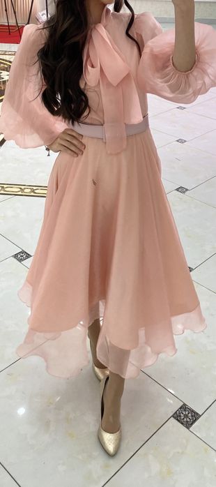 Платье нежно розового цвета
