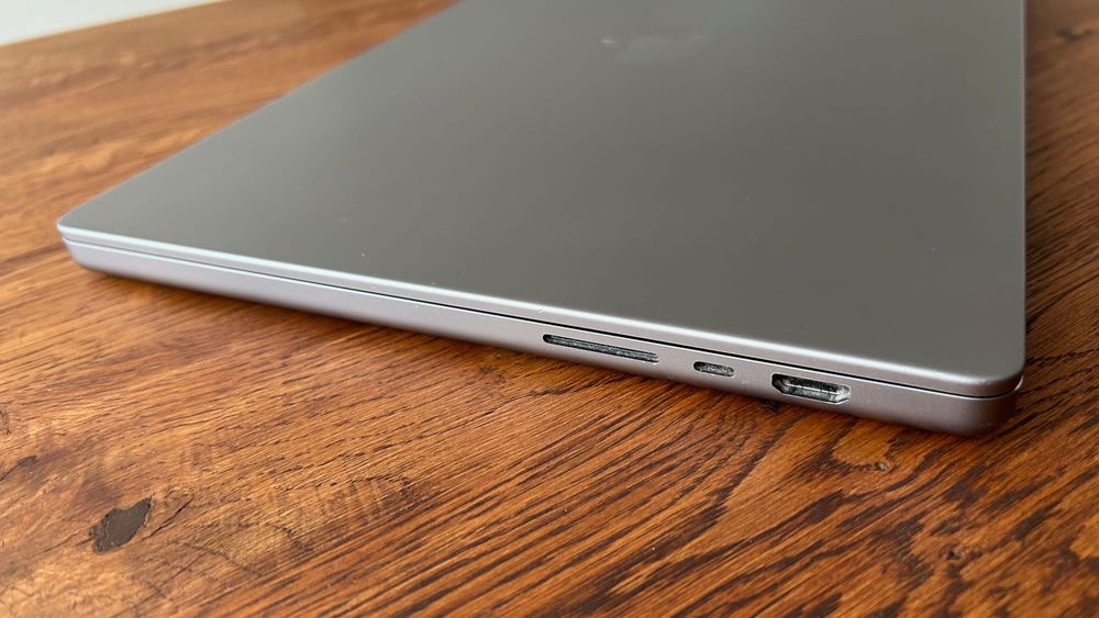 Macbook Pro 16 inch M1 16GB 512GB