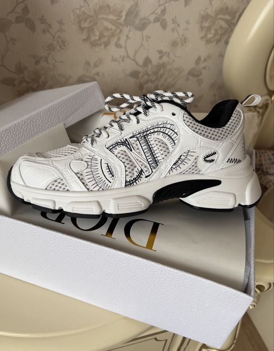 Продам кроссовки