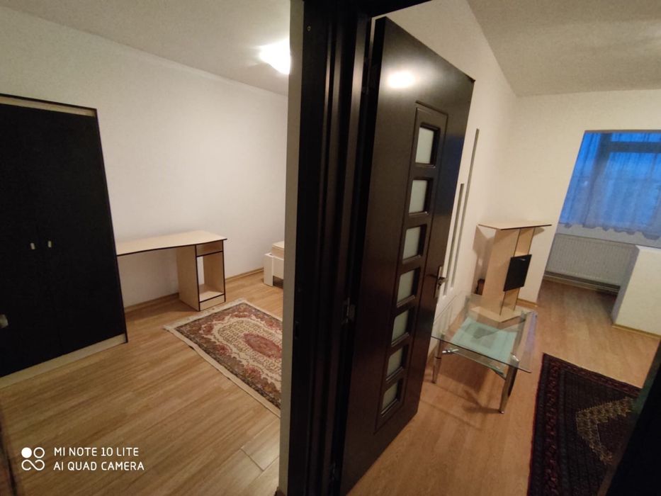 Inchiriez apartament cu 2 camere decomandat