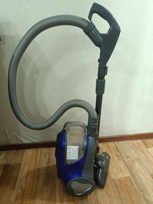 Асел печь, колонка, микроволновка, пылесос.