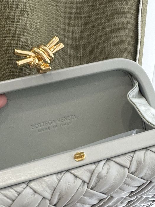 Bottega Veneta клатч