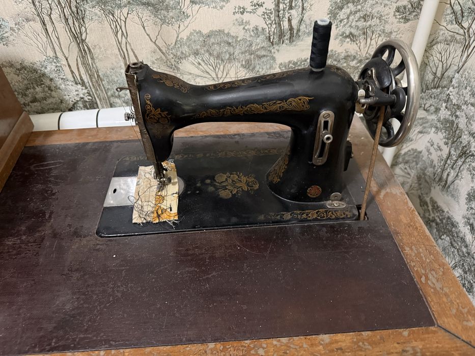 Швейная машинка (Срочно продаю)