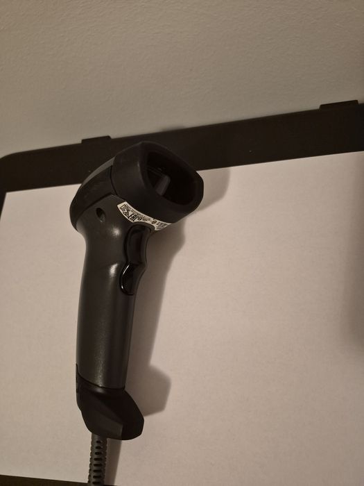 Imprimantă etichete coduri de bare LPQ80 + pistol de citit coduri de b