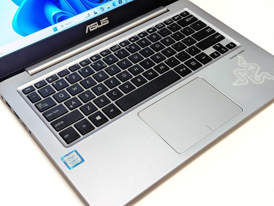 Продавам лаптоп Asus ZenBook UX430U