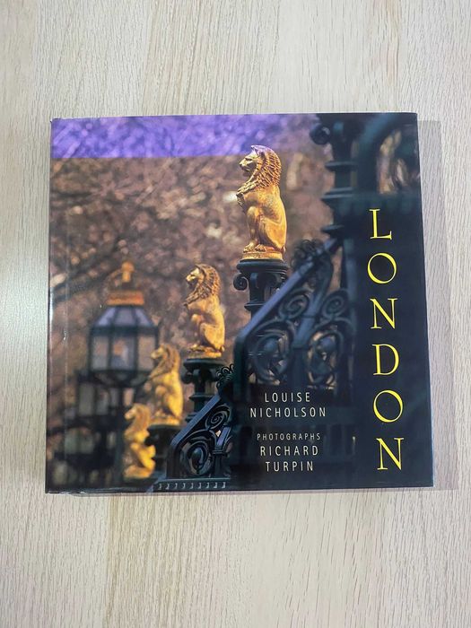 Cărți ilustrate despre Londra și Paris
