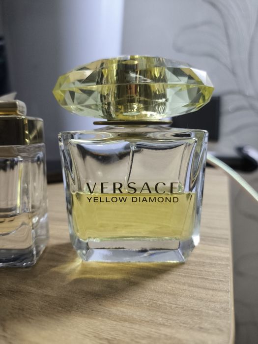 Продам духи Версачи yellow оригинал