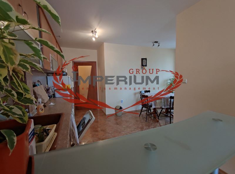 Дава се под наем Двустаен апартамент в Варна, Левски - 65 кв.м за 408 € - Снимка #3