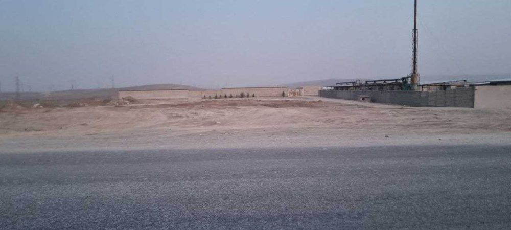 Карнаб пости ёнида ер жой биноси билан сотилади