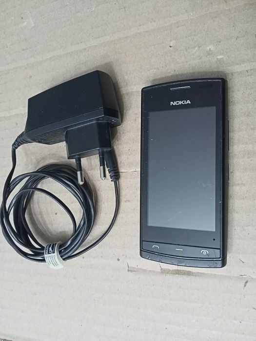 смартфон Nokia 500