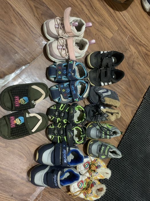 Отдам детскую обувь