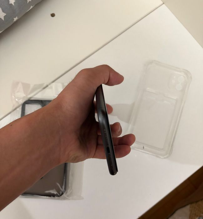 Iphone 11 (128 гб) в отличном состоянии