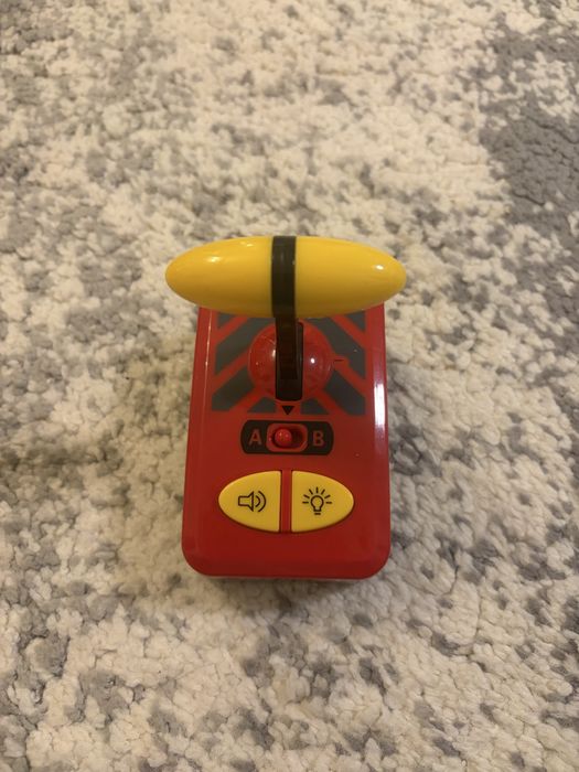 Sine si trenulete din lemn