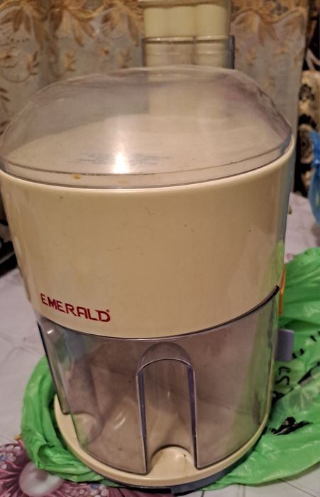 Соковыжималка,кухонная принадлежностьдлежность