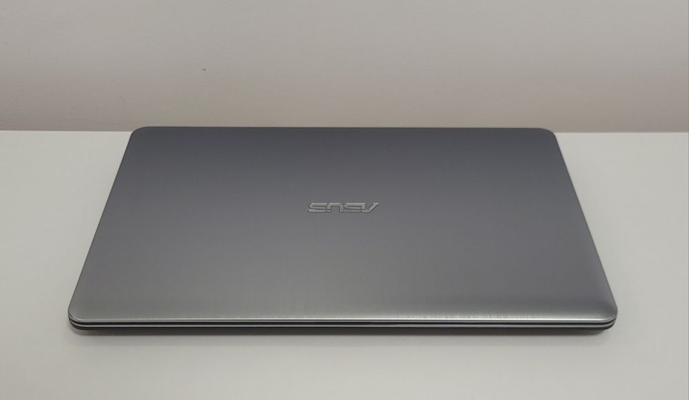 ASUS VivoBook 15 A540UB | i3-7020U | Nvidia MX110 | Full Box | Impecabil