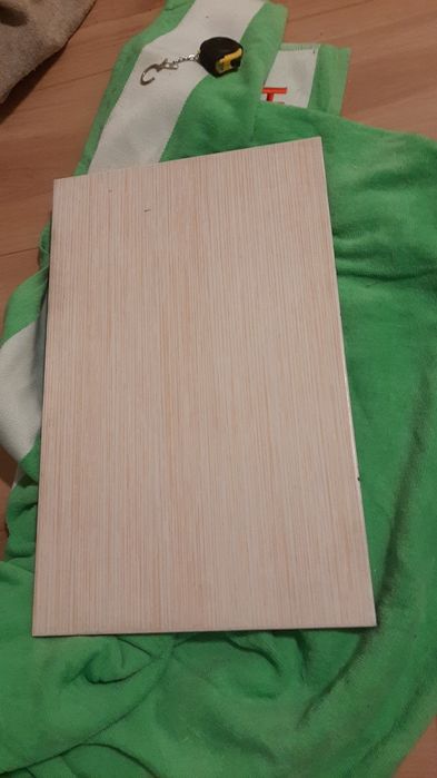 8 buc. faianta maro/bej cu dungi (40RON toate)