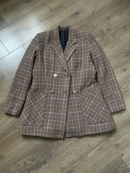 Жакет на размер м (44)