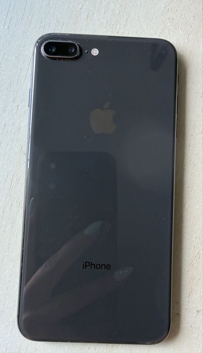 Телефон- Iphone 8 plus