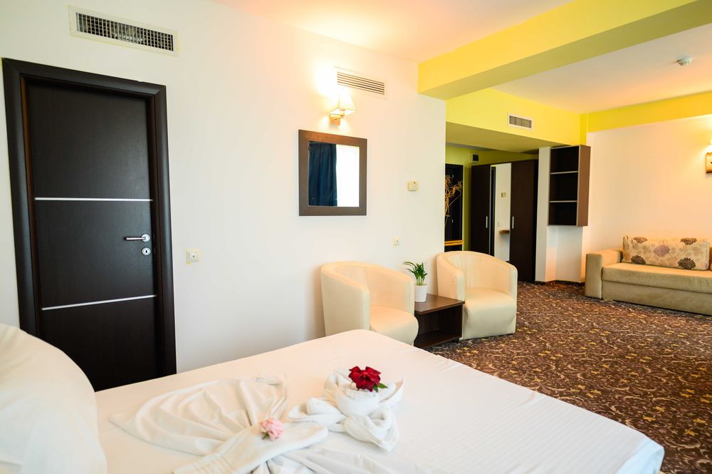 Camere Hotel la mare Laguna Mamaia cu parcare