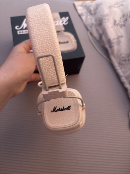 Наушники белые Marshall