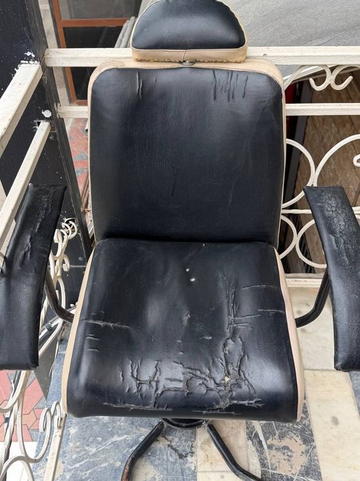 Kreslo sotiladi xolati juda yaxshi baquvvat salon uchun