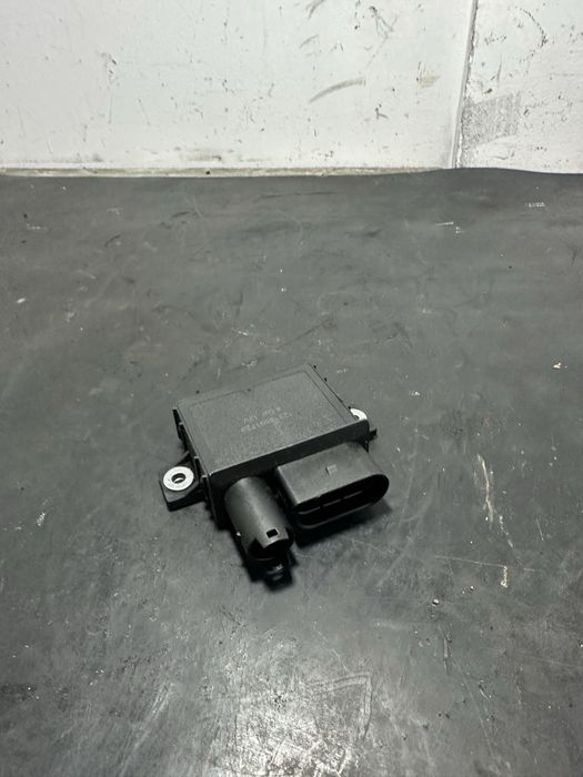 Releu bujii Bmw Seria 3 E90 E91 E92 E93 320d N47  2.0 diesel 177cp releu bujii BMW Seria 5 E60 E61 520d n47