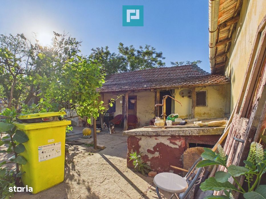 Casă cu 3 camere și 2646 mp teren în Dombegyhaz