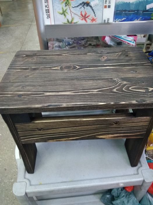 Маленькая табуретка