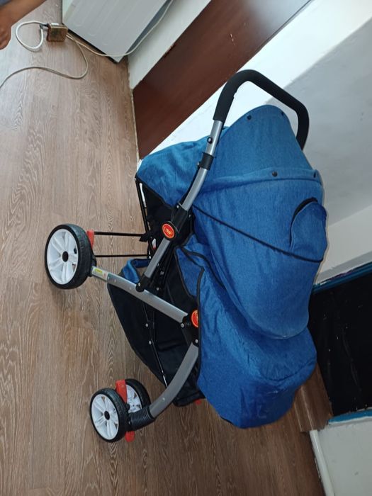 коляска детская.