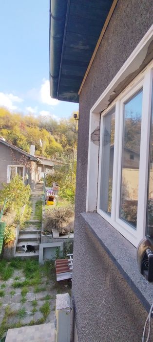 Продават се две къщи в жк. Църква, гр. Перник