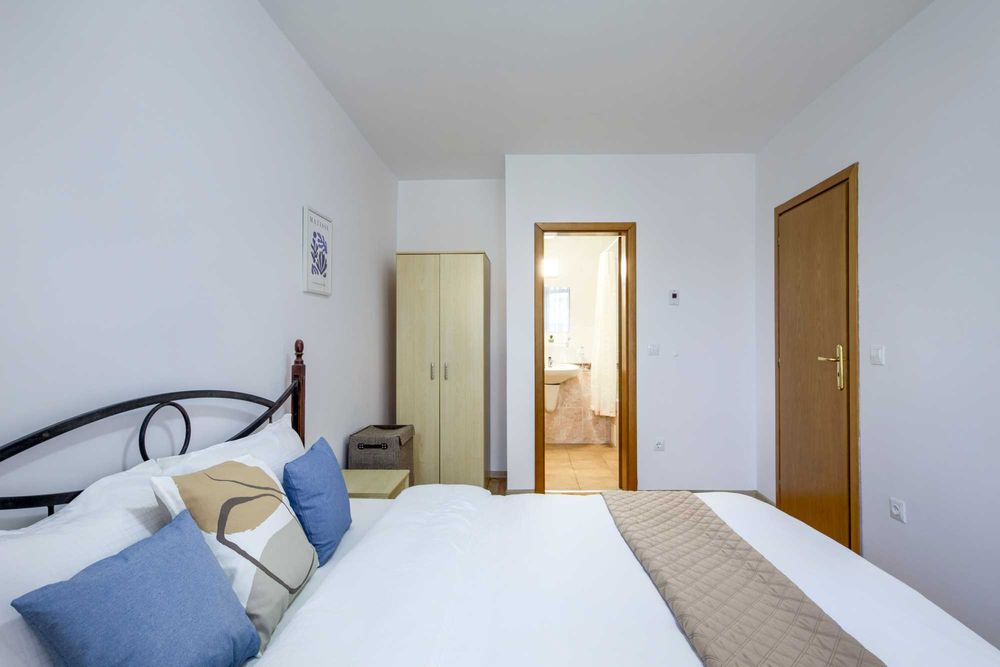 Дава се под наем Четиристаен апартамент в к.к. Слънчев бряг - 122 кв.м за 460 € - Снимка #5