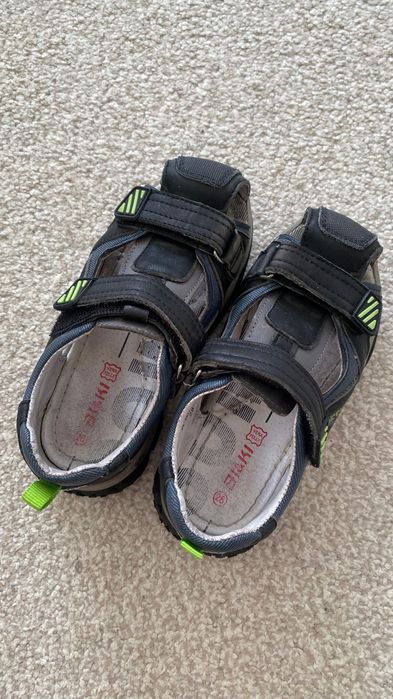 Продам детские сандали