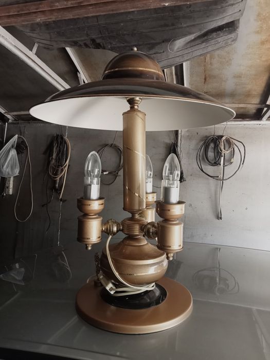 Советская настолная лампа (светильник).