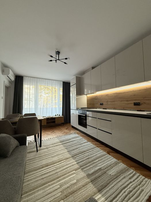 Продава се Тристаен апартамент в Шумен, 2-ри корпус - 72 кв.м за 2209 €/кв.м - Снимка #12