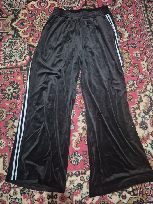 Продам спортивный костюм