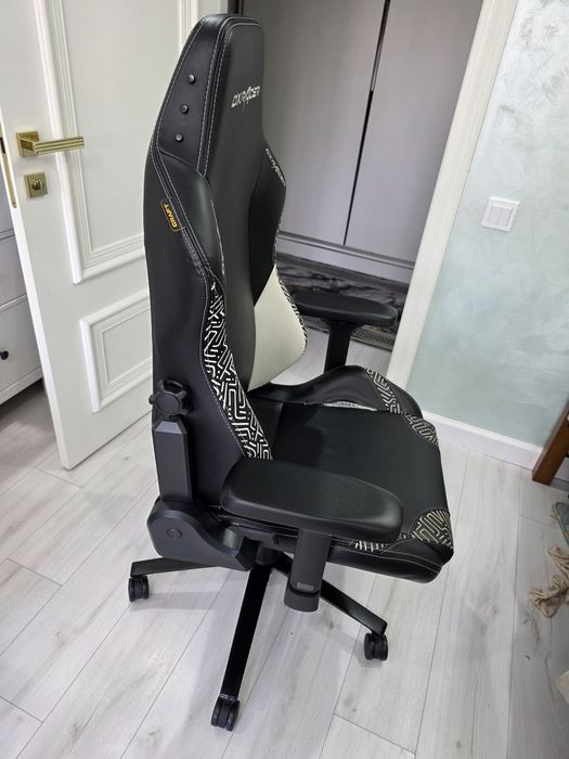 Кресло игровой DXRacer graft