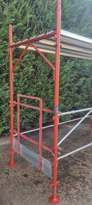 Schela metalica noua si accesori cu pasul de 1,8 m