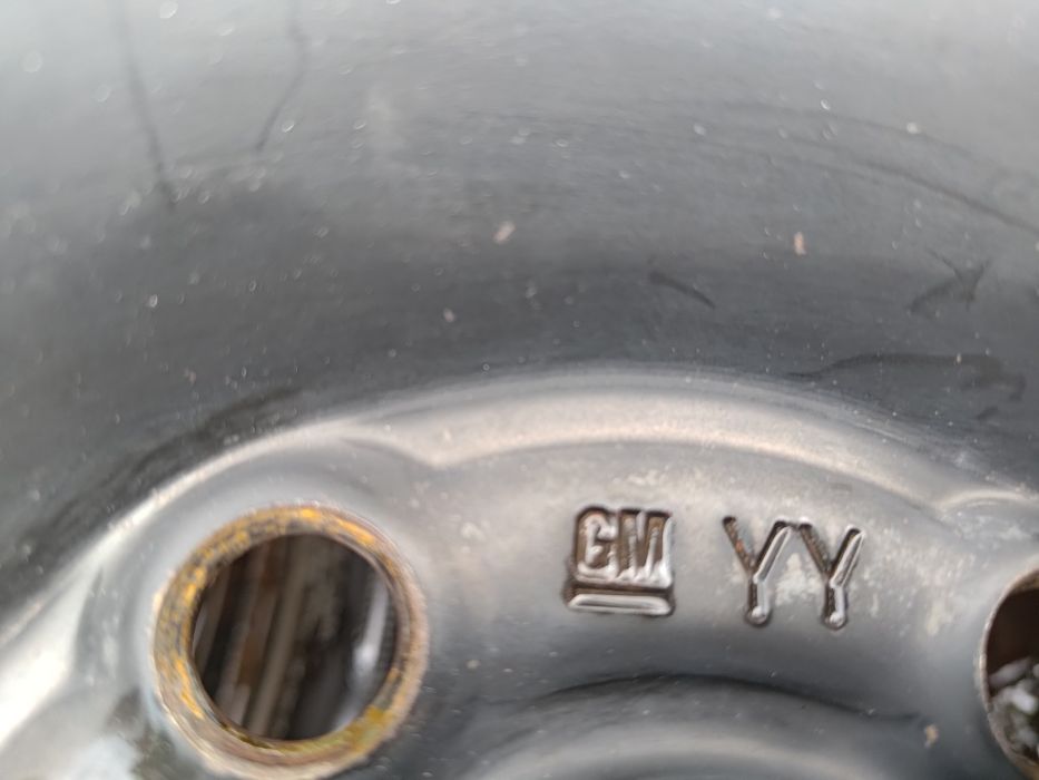 Опел 16ц  гуми с джанти