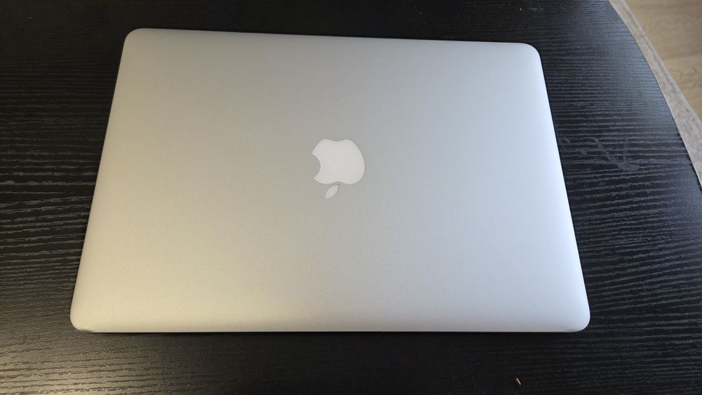 MacBook air 13.6