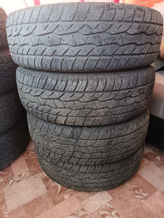 Продам летние шины 235 /70R16 Maxxis AT