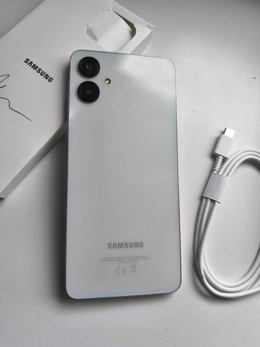 Android 16 Samsung Galaxy A06 – 64GB / 4GB RAM / Dual SIM Сребрист...