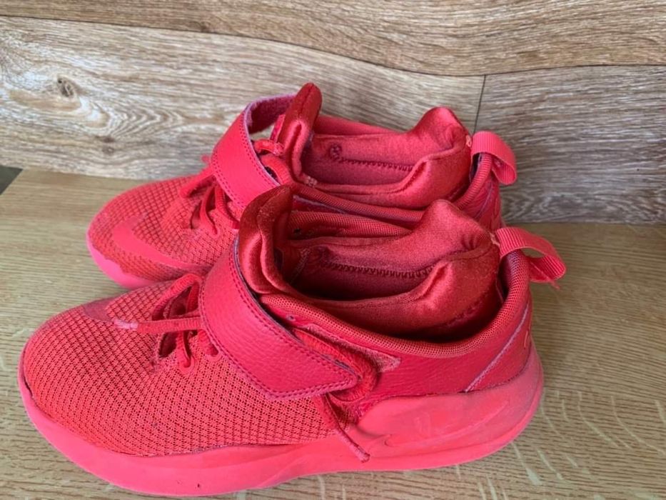 Маратонки  Nike .