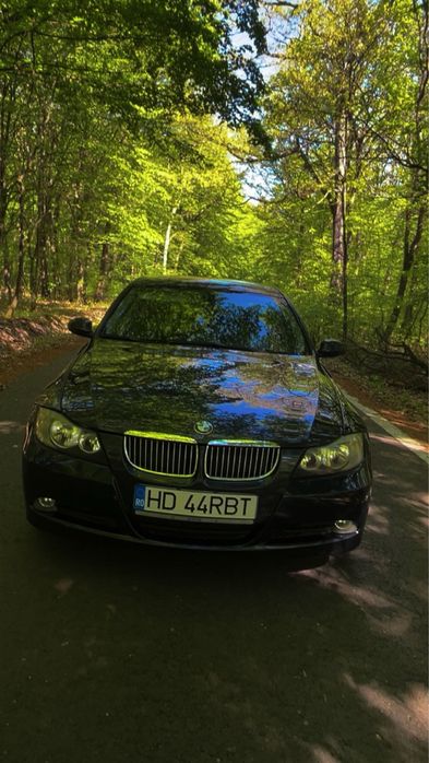 Vand bmw seria 3 ,320d an 2006.Motorul merge foarte bine.
