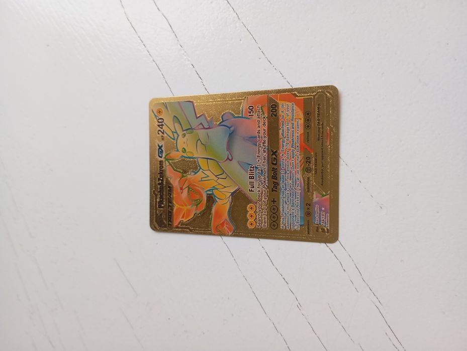 Ултра рядка покемон карта за истинските покемон фенове.